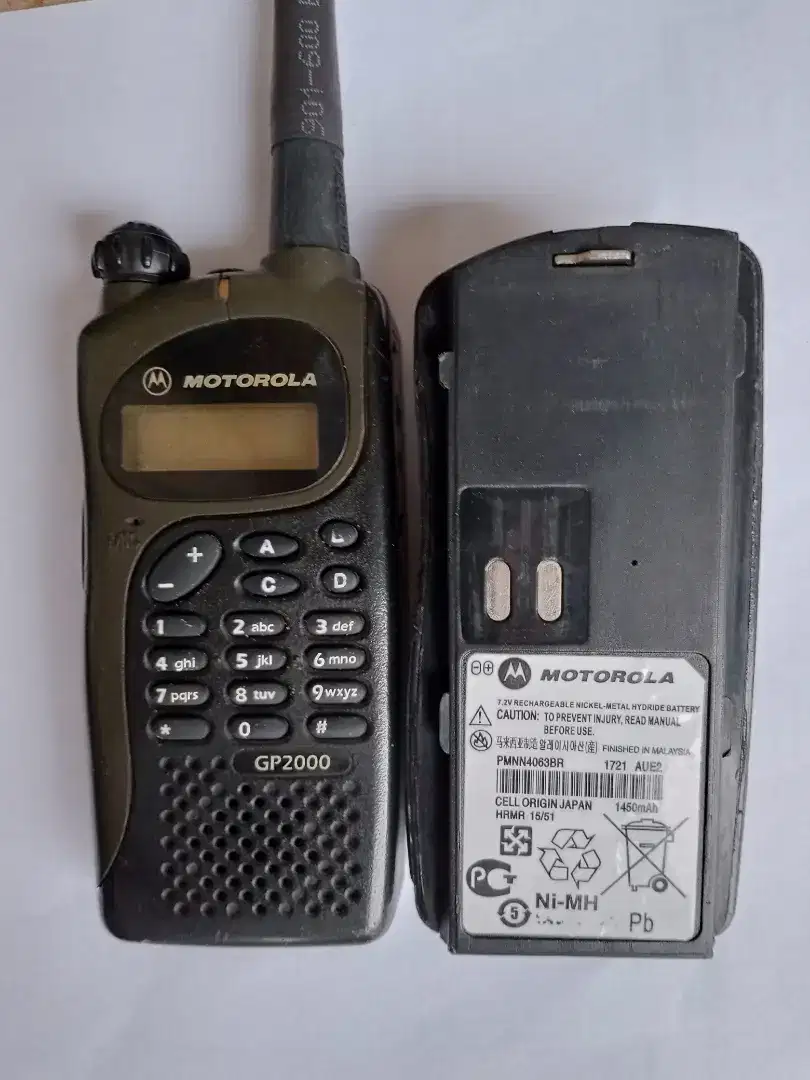 Jual 1unit radio HT merk Motorola type GP 2000 frekuensi VHF ada chas
