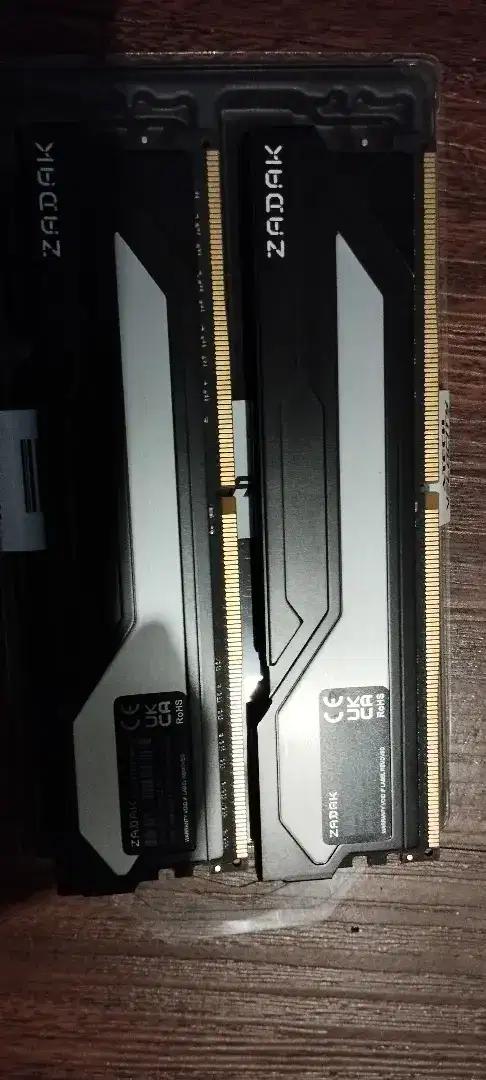 Dijual ram ddr4 16 gb (2*8gb) zadak