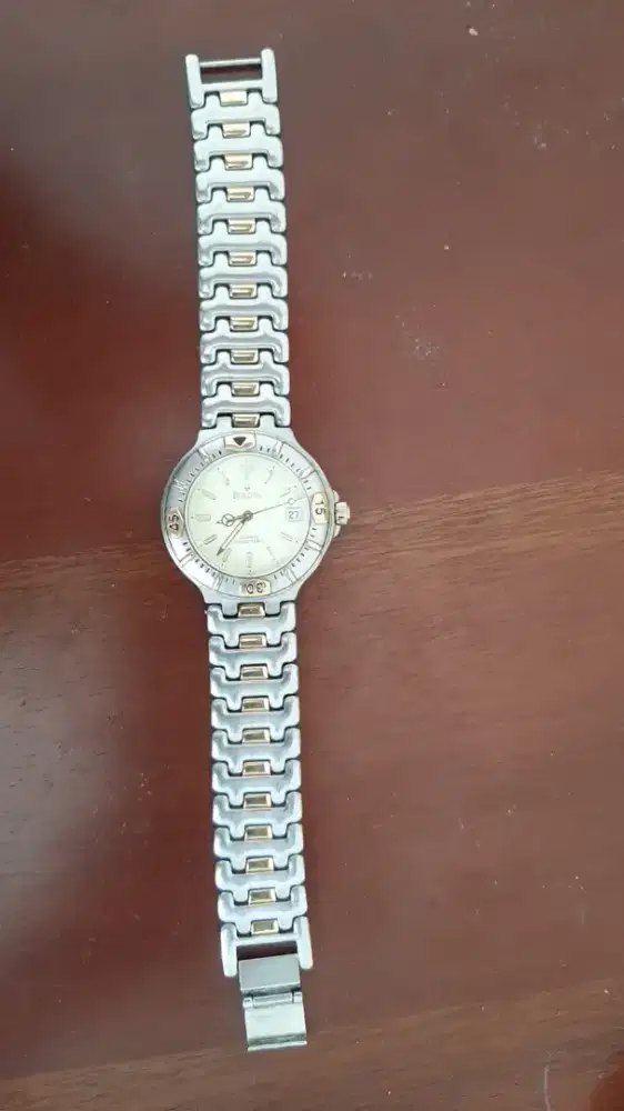 Jam tangan bulova ID07M