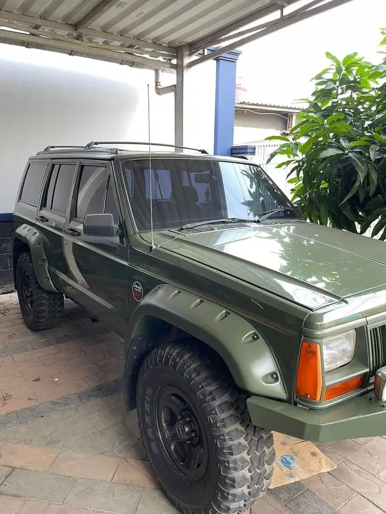 Jeep Cherokee XJ Limited Country Hijau Grand Army