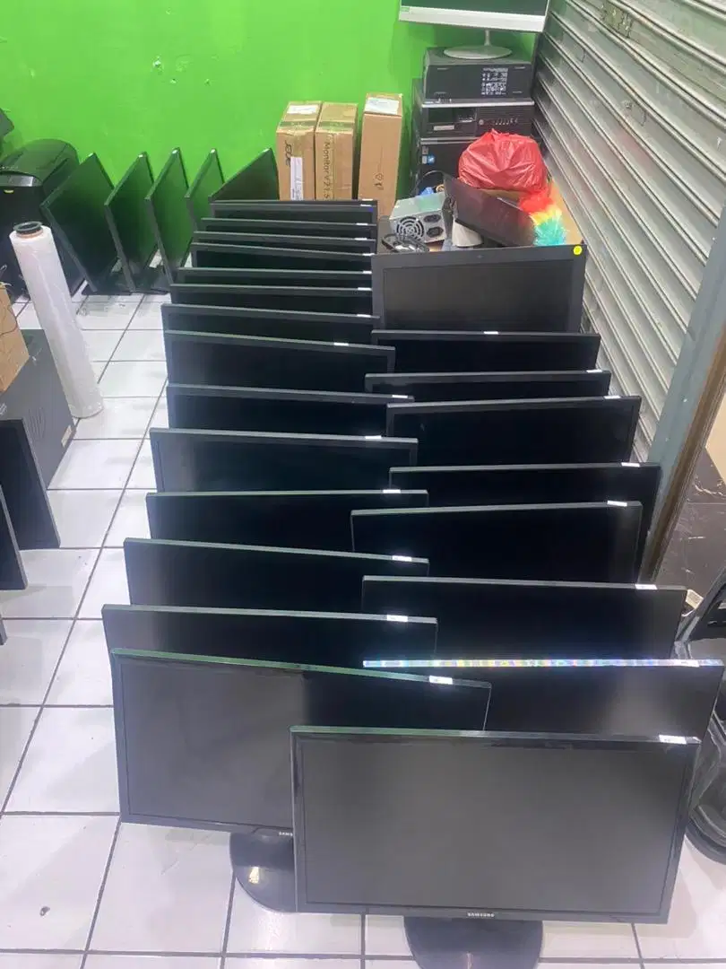 Menerima beli monitor satu an dan borongan