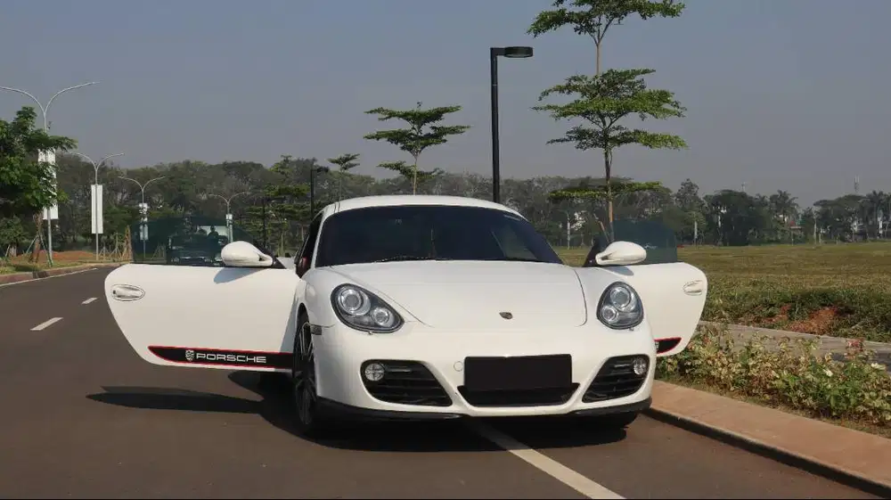 Porsche Cayman ATPM Full Option White on Terracotta