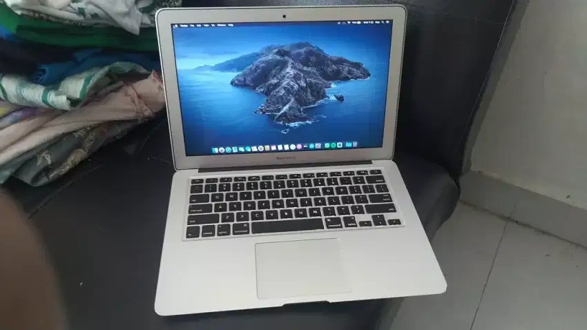 MacBook air 13inc laptop Apple siap pake