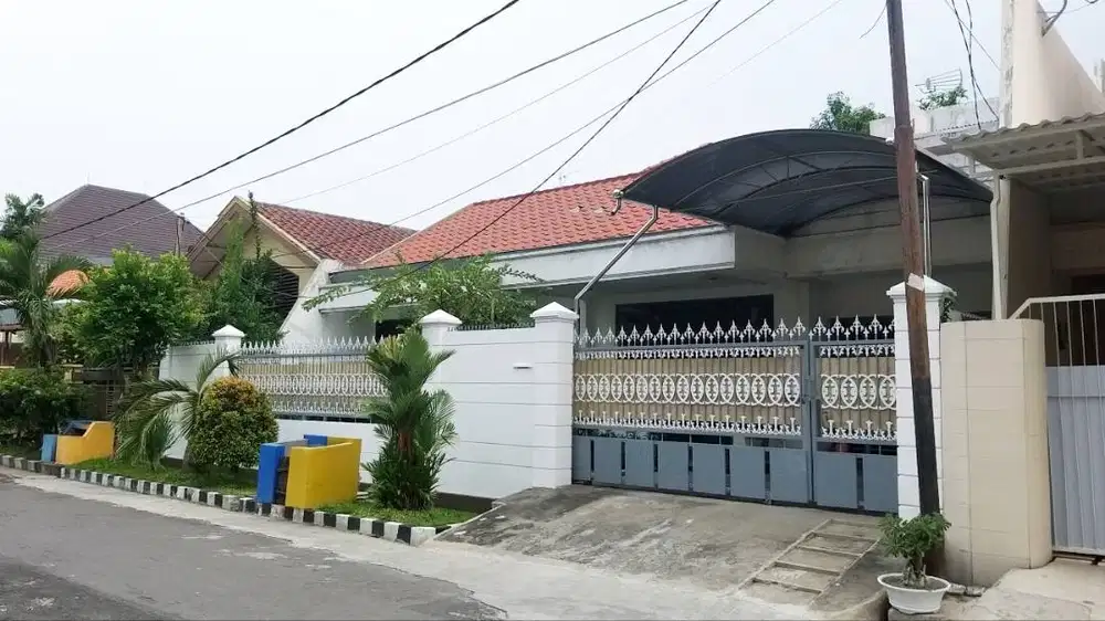 Dijual Rumah Siap Huni Kertajaya Indah Bagus Terawat Ada Taman