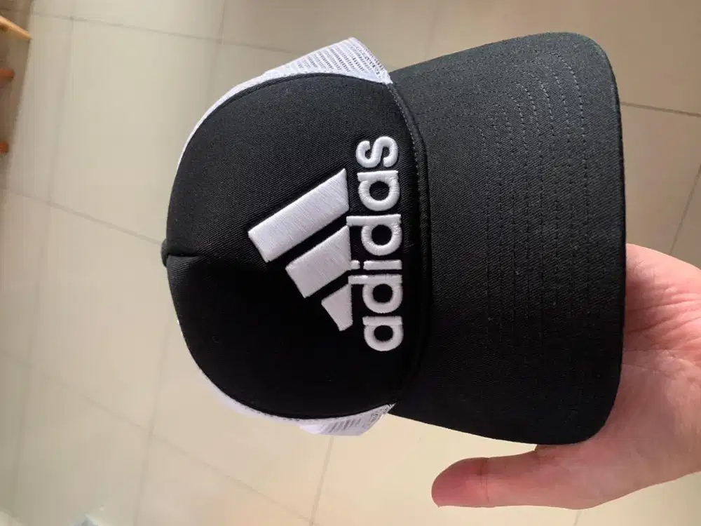 Topi Adidas Trucker