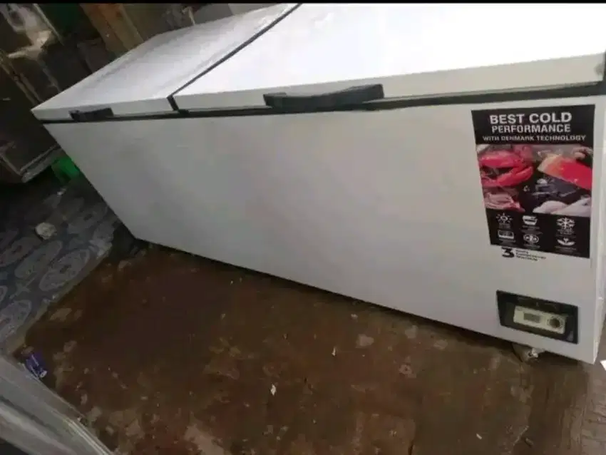 Jual freezer box mrk GEA AB 1200 L kondisi barang normal