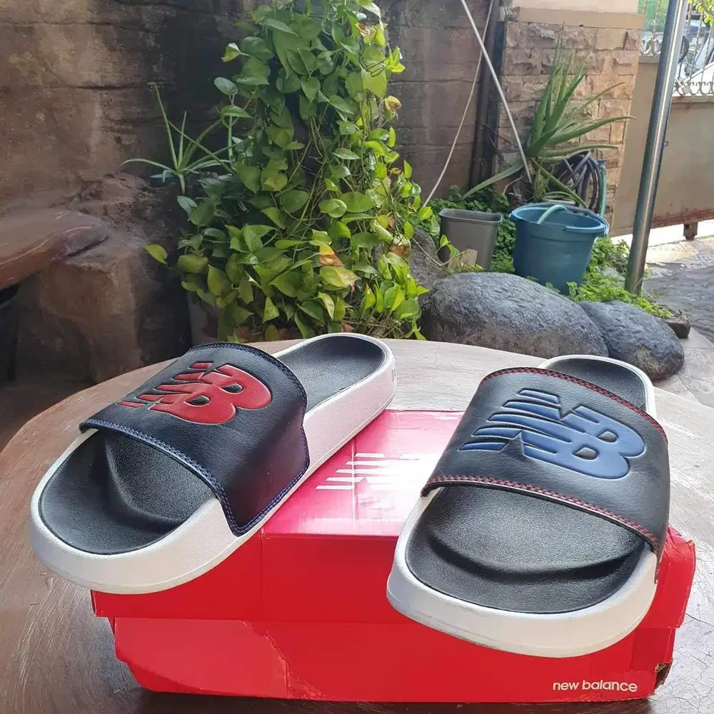 Sandal New Balance SMF200LA Size 42.5 / 27cm Fullbox