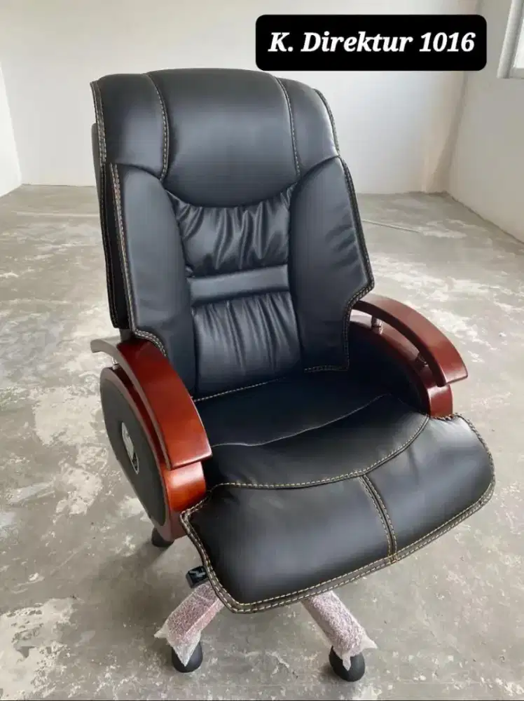 Kursi kantor direktur