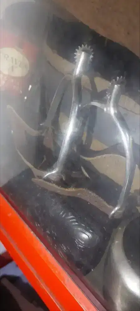 GEAR SEPATU COWBOY METAL