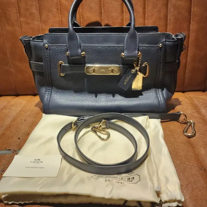 Coach Swagger Navy GHW