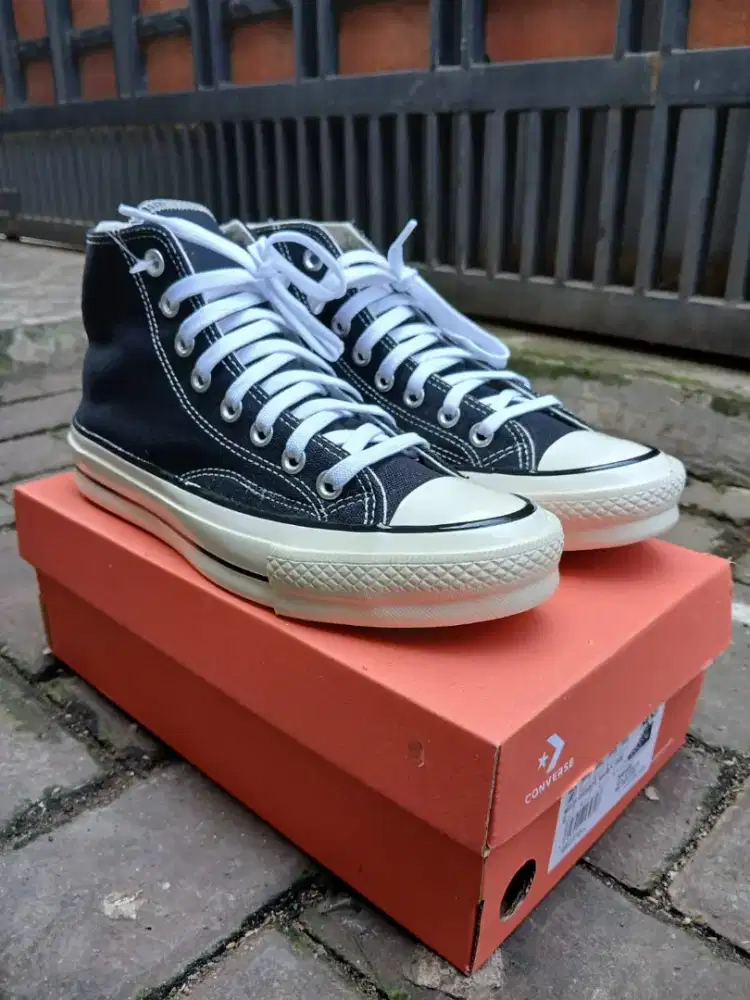 Sepatu buat Pria/wanita