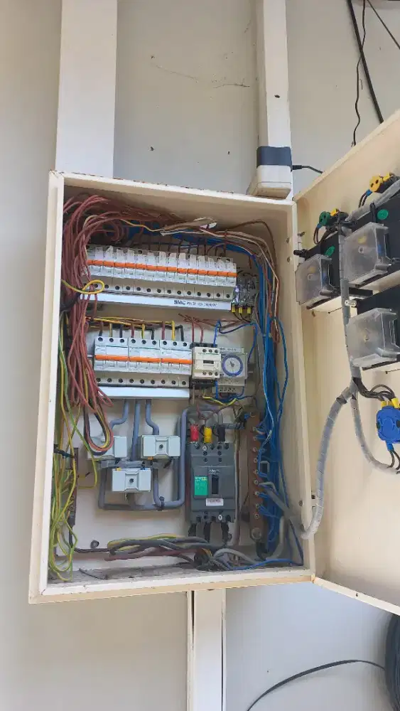 Tukang Teknisi Listrik &Service Pompa Air,Mesin Cuci,Water Heater,CCTV