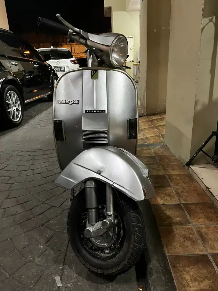 Piaggio Vespa Exclusive 2 Look New PX 2000 Silver