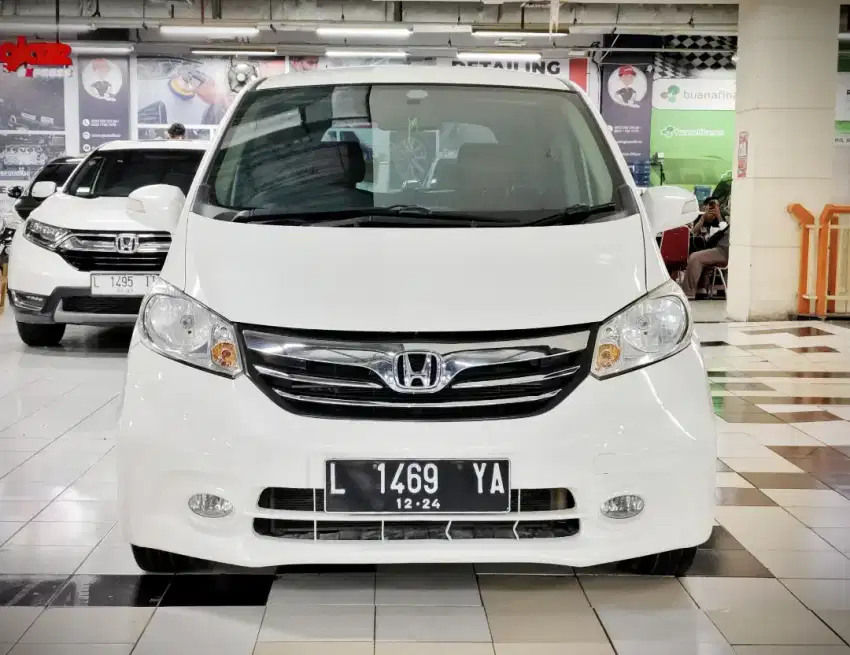 Honda Freed E 1.5 2014 putih psd low KM