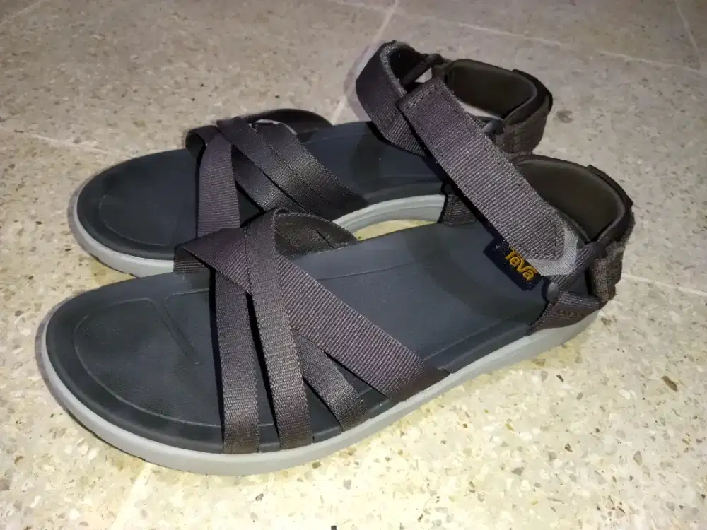 Sandal gunung teva (40/26)