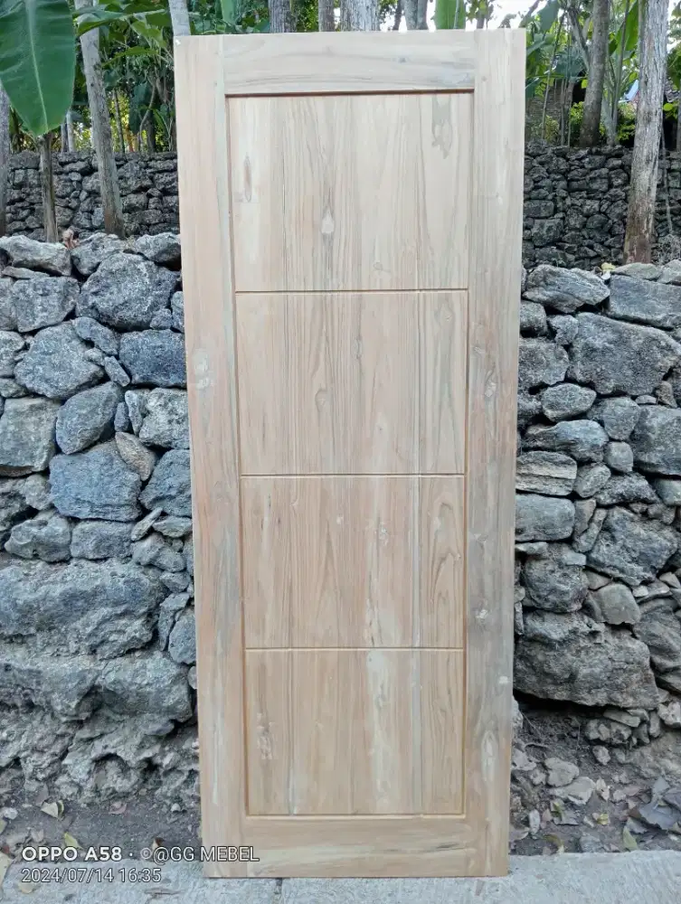 Pintu kayu minimalis jati