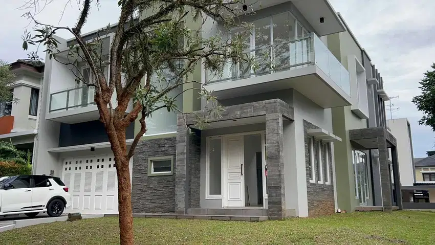 Dijual Rumah Mewah  Di De Latinos Bsd City
