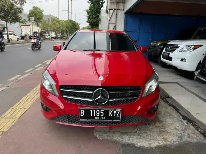 Mercy A200 th 2013 AT km 93 rb siap pakai