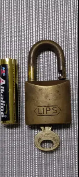 GEMBOK LIPS ANTIK 2