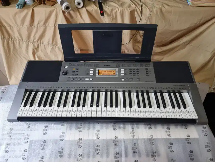 Keyboard yamaha psr e353