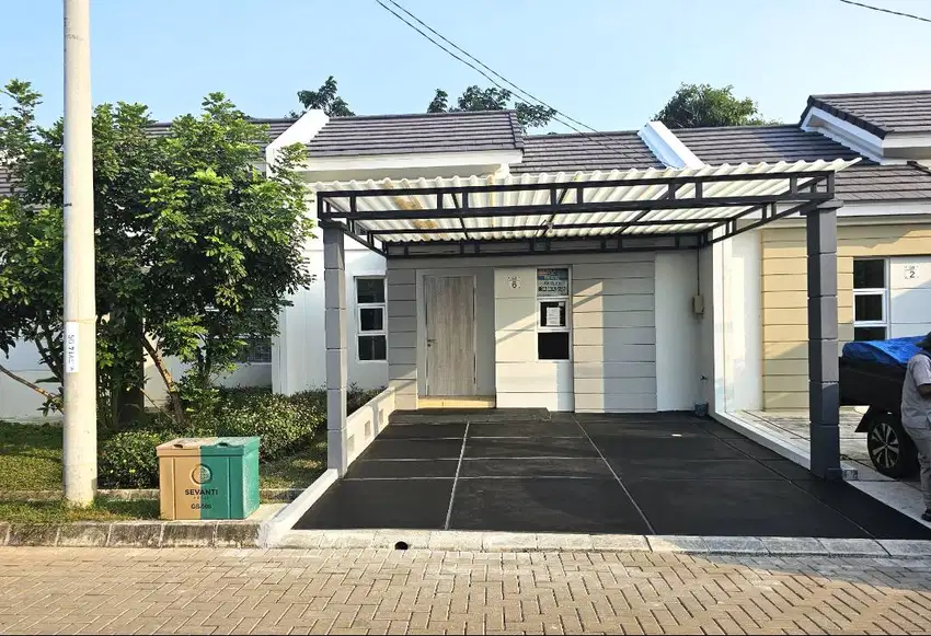 dijual rumah di perum summarecon karawan emerald type sevanti