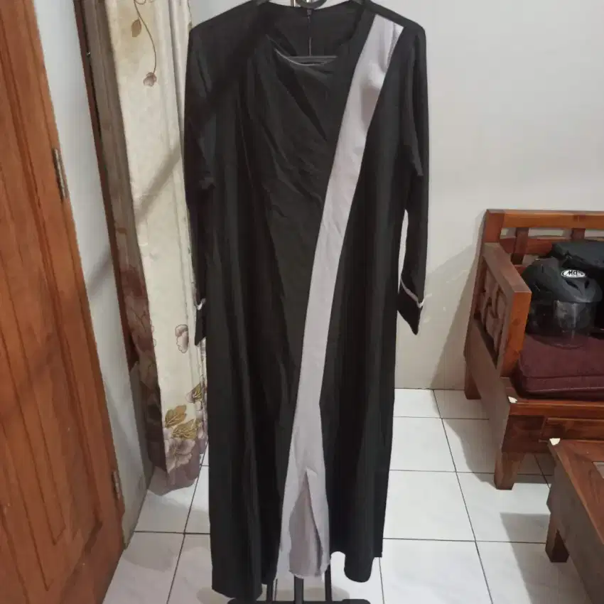 Gamis Wanita dengan Restleting