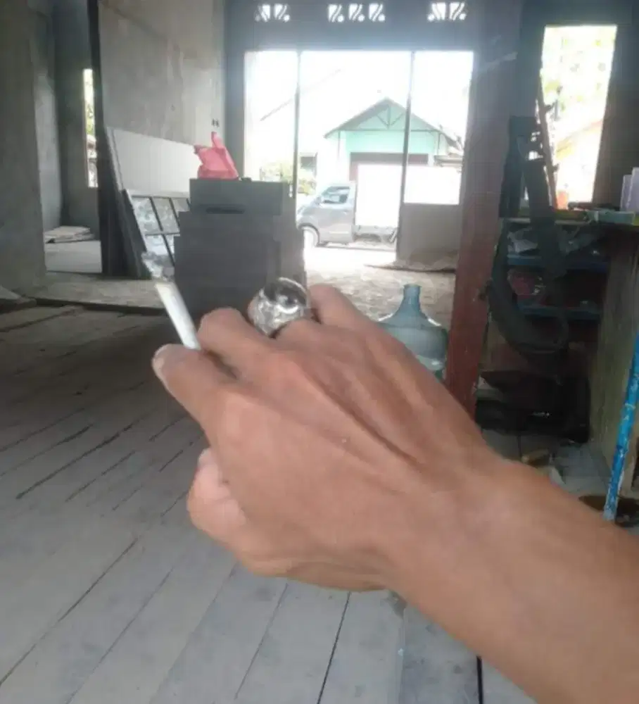 Tukang kayu batu bajaringan dan tebas rumput