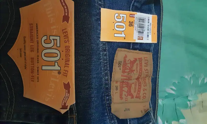 JUAL CELANA PENDEK JEANS LEVIS 501 100% BARU DAN ORI