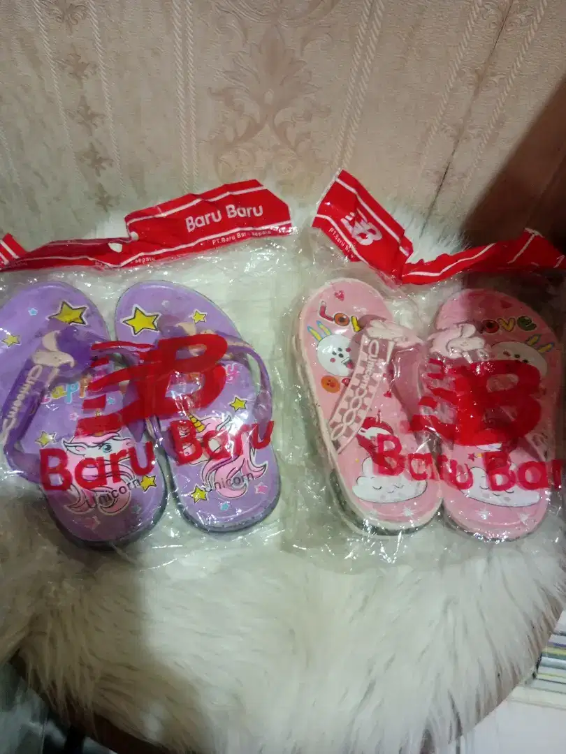 2 pasang cuma 15k size 32