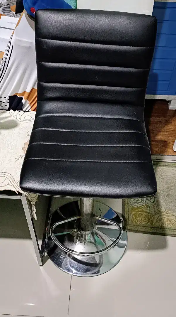 Kursi stool bar informa
