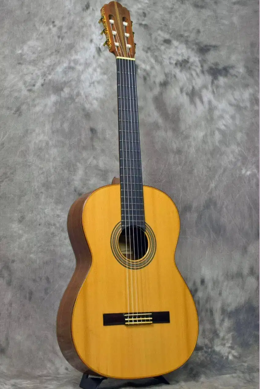 Gitar Klasik Ryoji Matsuoka Tipe MH 150