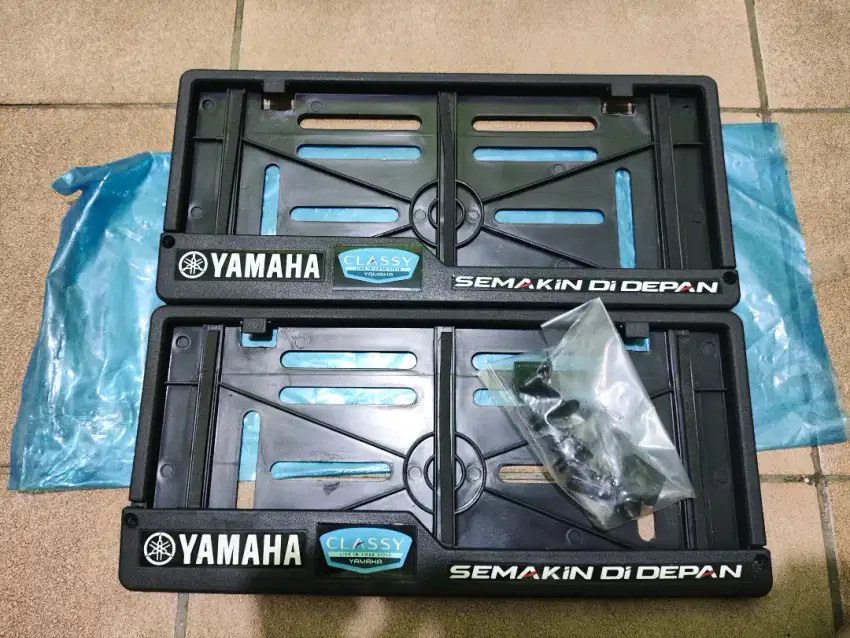 COVER DUDUKAN TATAKAN PLAT NOMOR MOTOR YAMAHA CLASSY ORIGINAL