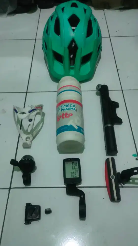 SPAREPART DAN ACCESORIES SEPEDA BERMEREK KONDISI BAGUS SEMUA NO MINUS