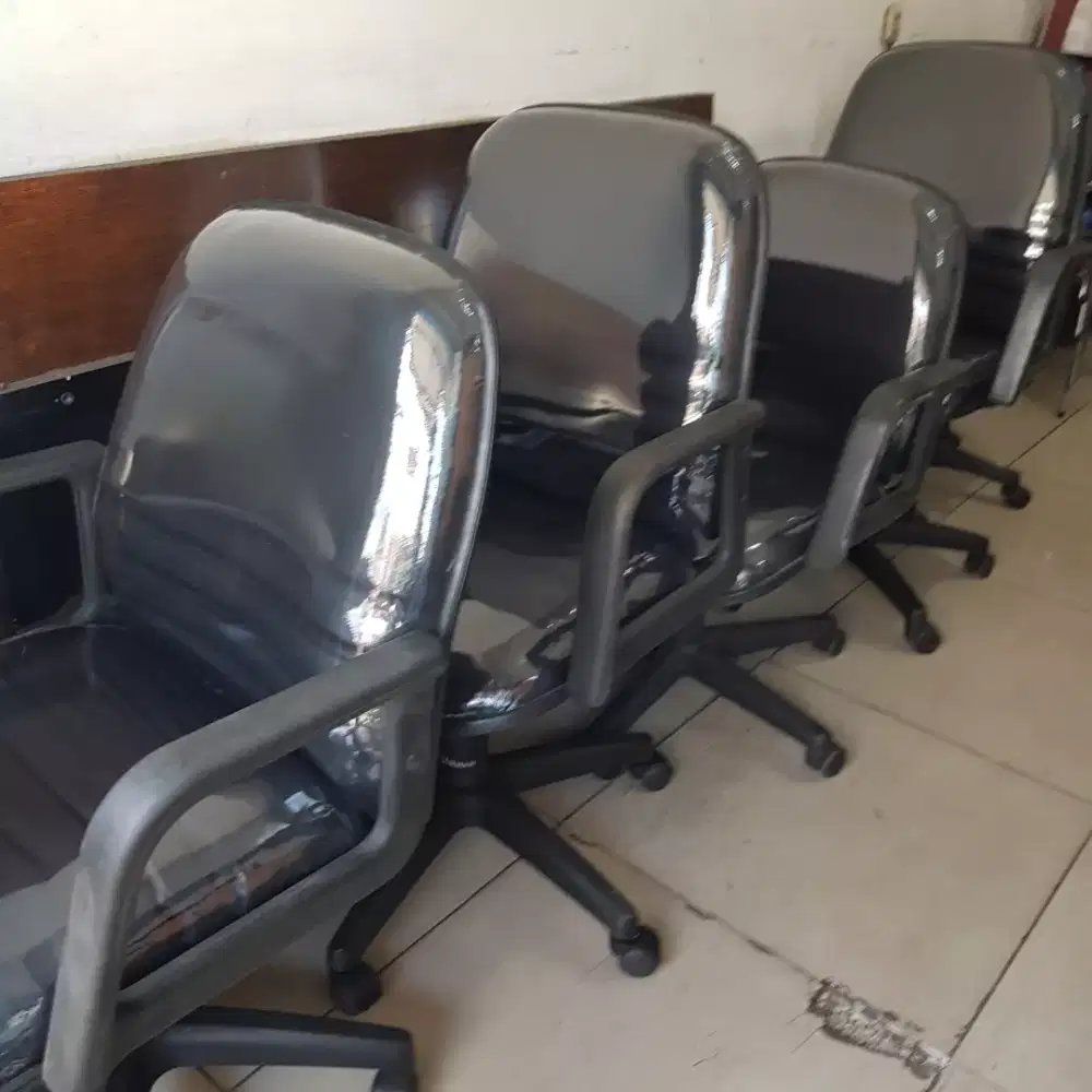 Kursi Staff Kursi Kantor Rekondisi Murah