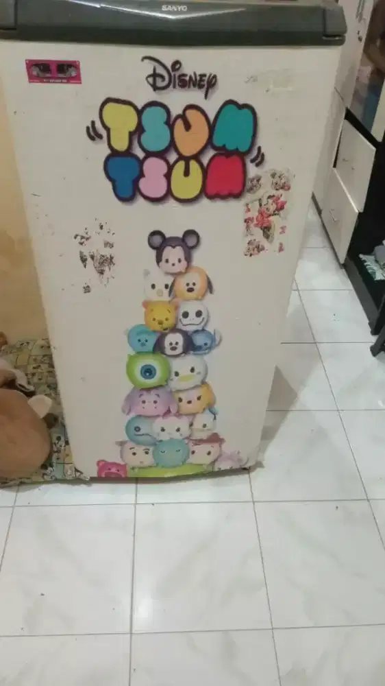 Cari kulkas rusak, tidak dingin, kecongkel