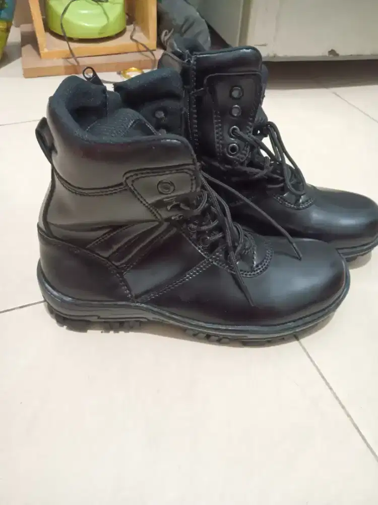 Sepatu PDH Tinggi size 43 baru