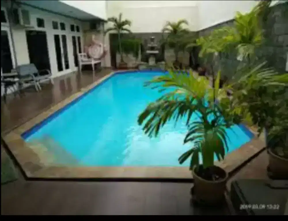 Kolam Renang Pribadi ( Privat ) atau Umum ( public )