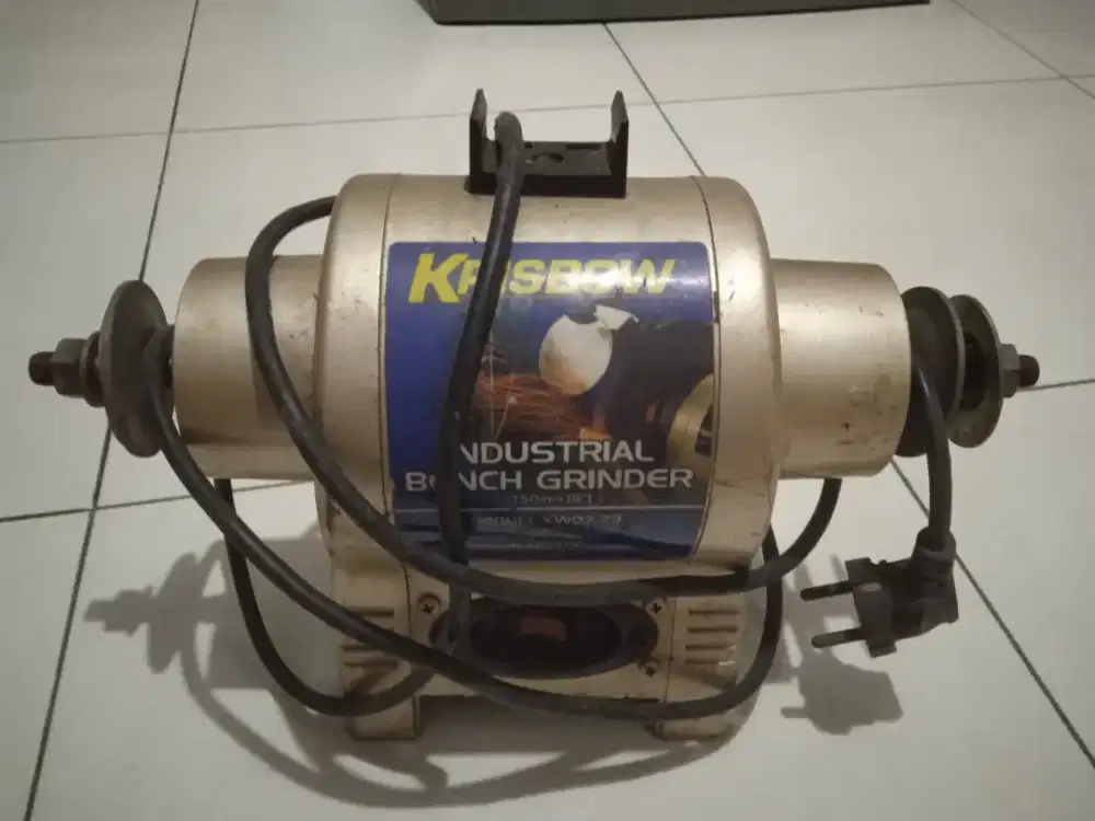 Gerinda duduk Krisbow