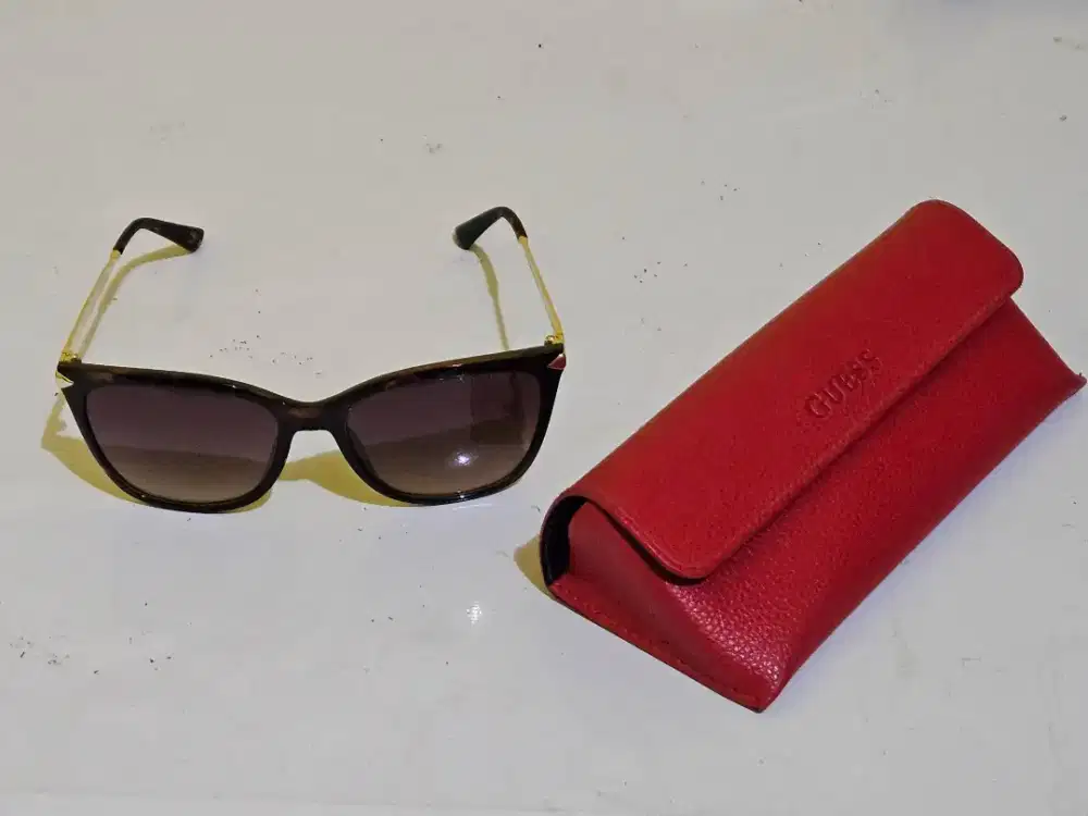 Kacamata Guess Cewek Original