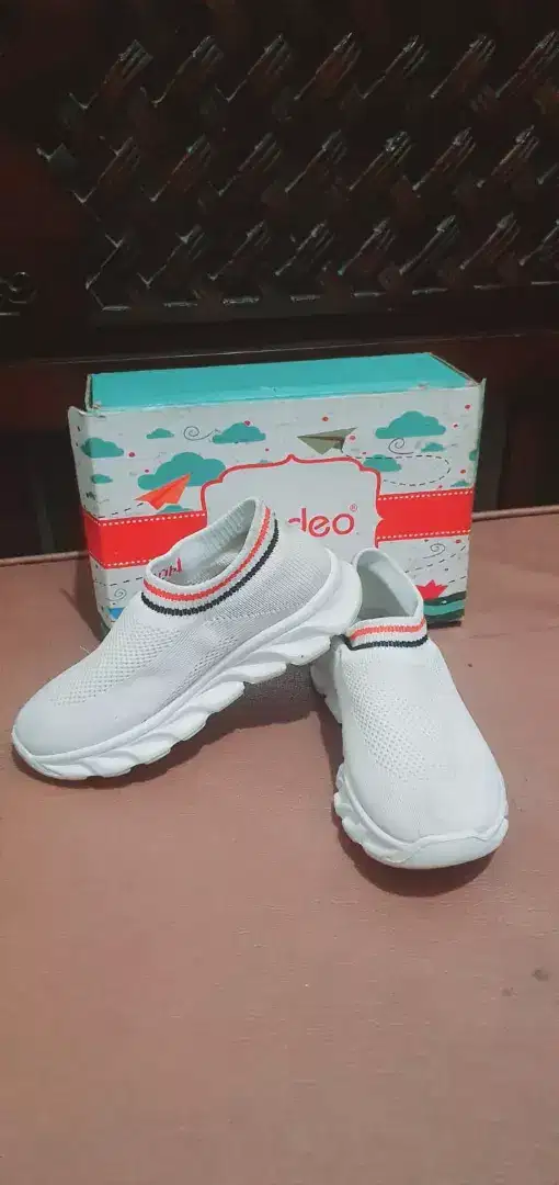 sepatu anak fladeo kids original uk 30 ada lampunya