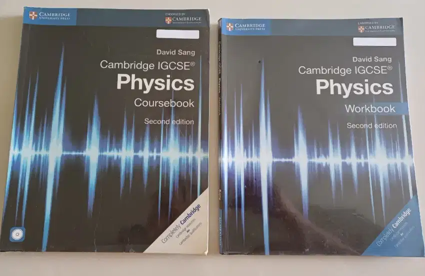 BUKU IGCSE PHYSICS ORI BAHASA INGGRIS COLOR