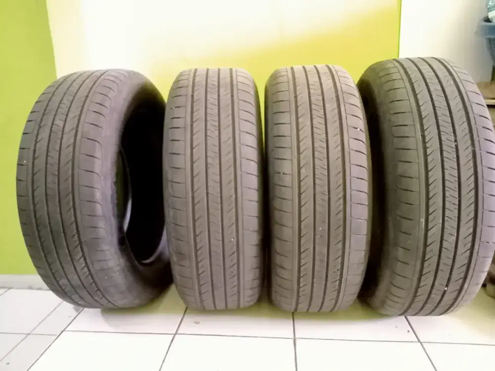 Ban Goodyear ukuran 215/60R17 96H