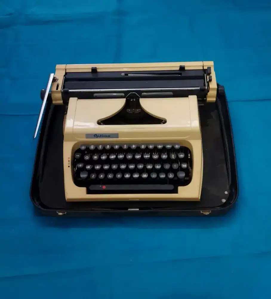 Mesin Ketik Jadul Merk Optima
