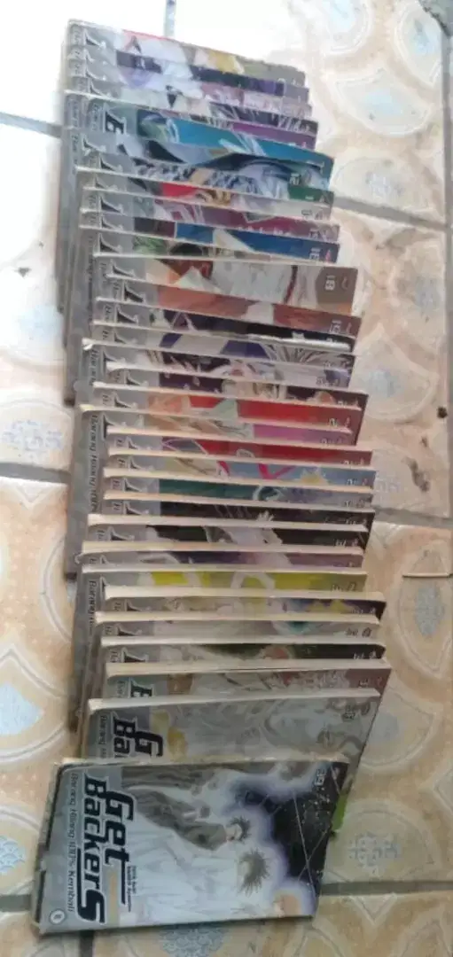 Se paket isi 32 buku bacaan utk ank2 kond bgs mls murah sj cpt dpt