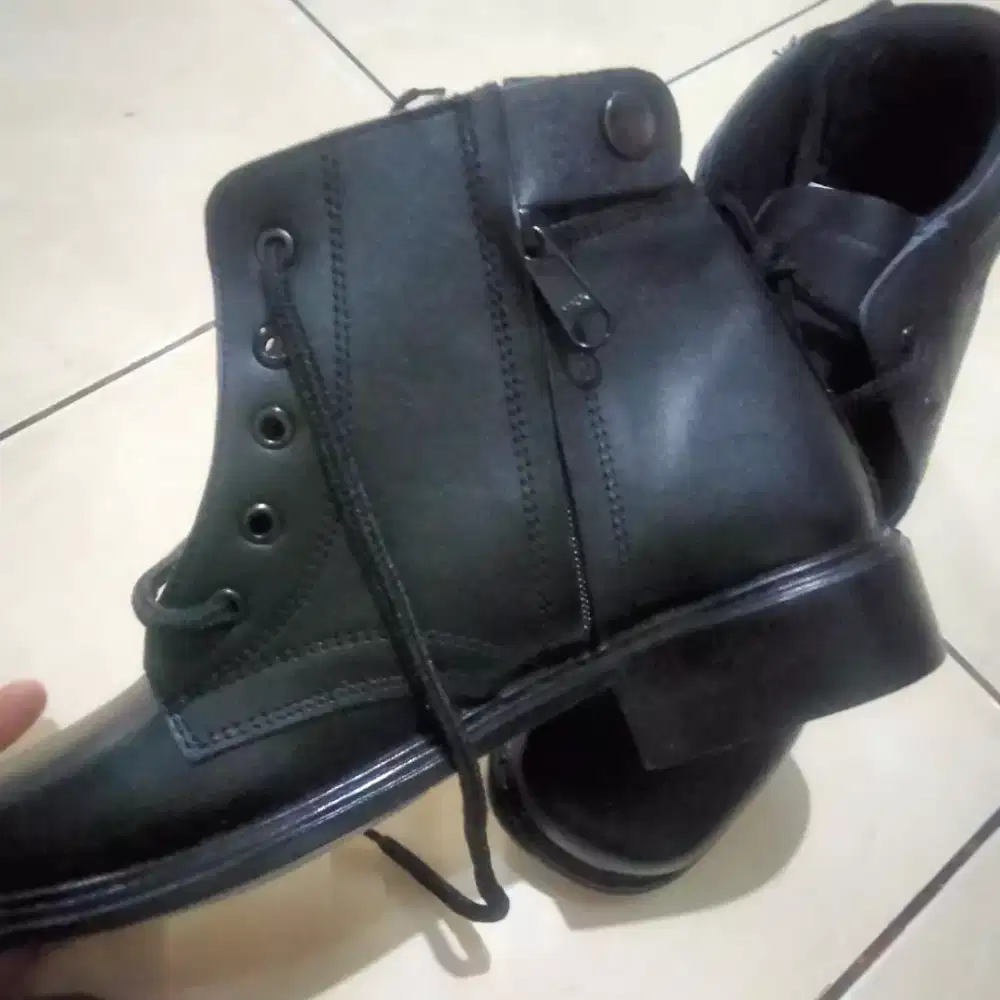 Sepatu Hitam bagus murah aja