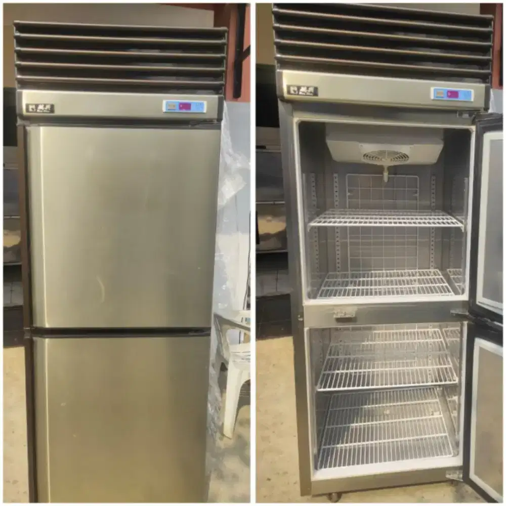 UPRIGHT CHILLER 2 DOOR ( BEKAS)
