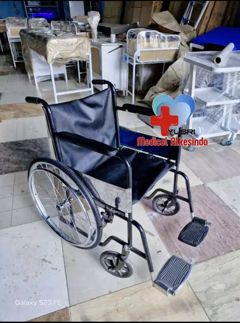 Kursi Roda Pasien Lansia