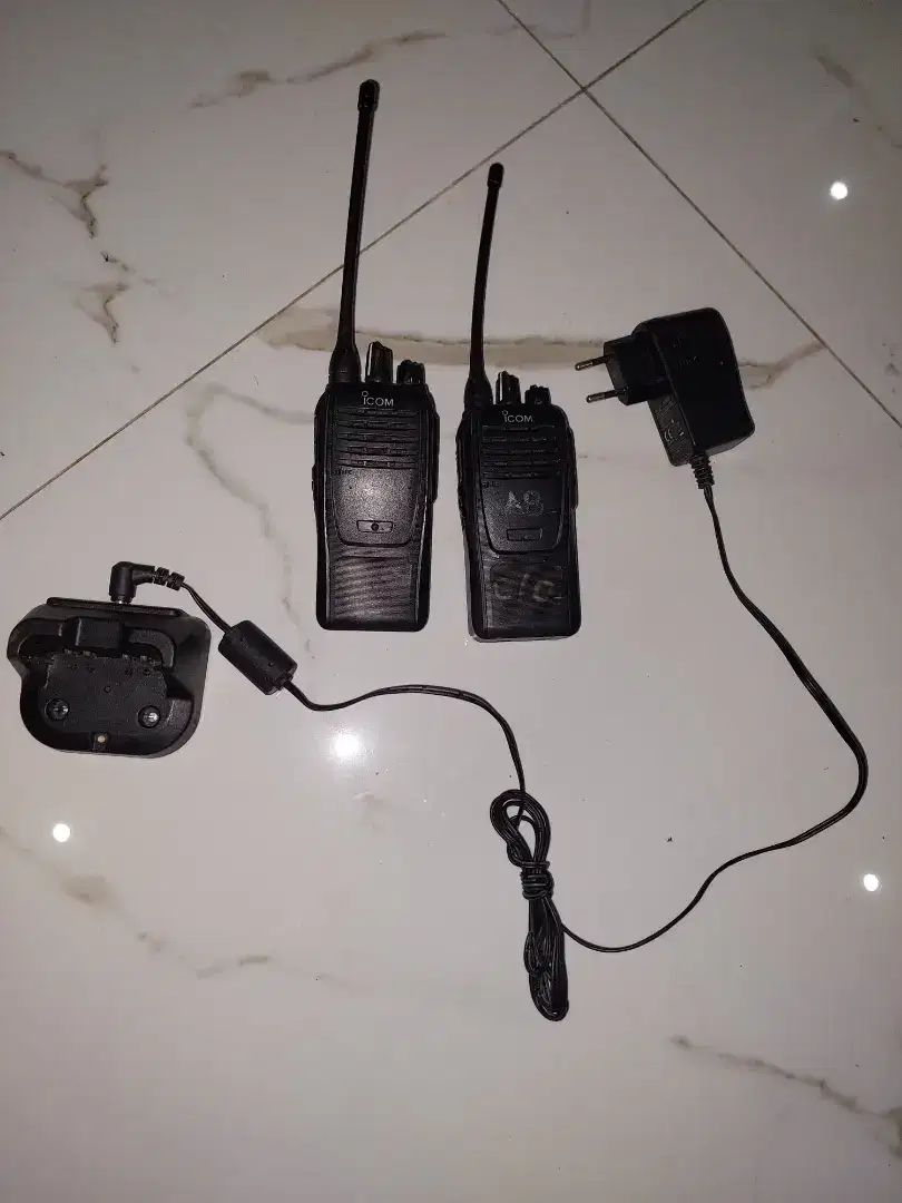 Radio HT icom F2000 alat komunikasi