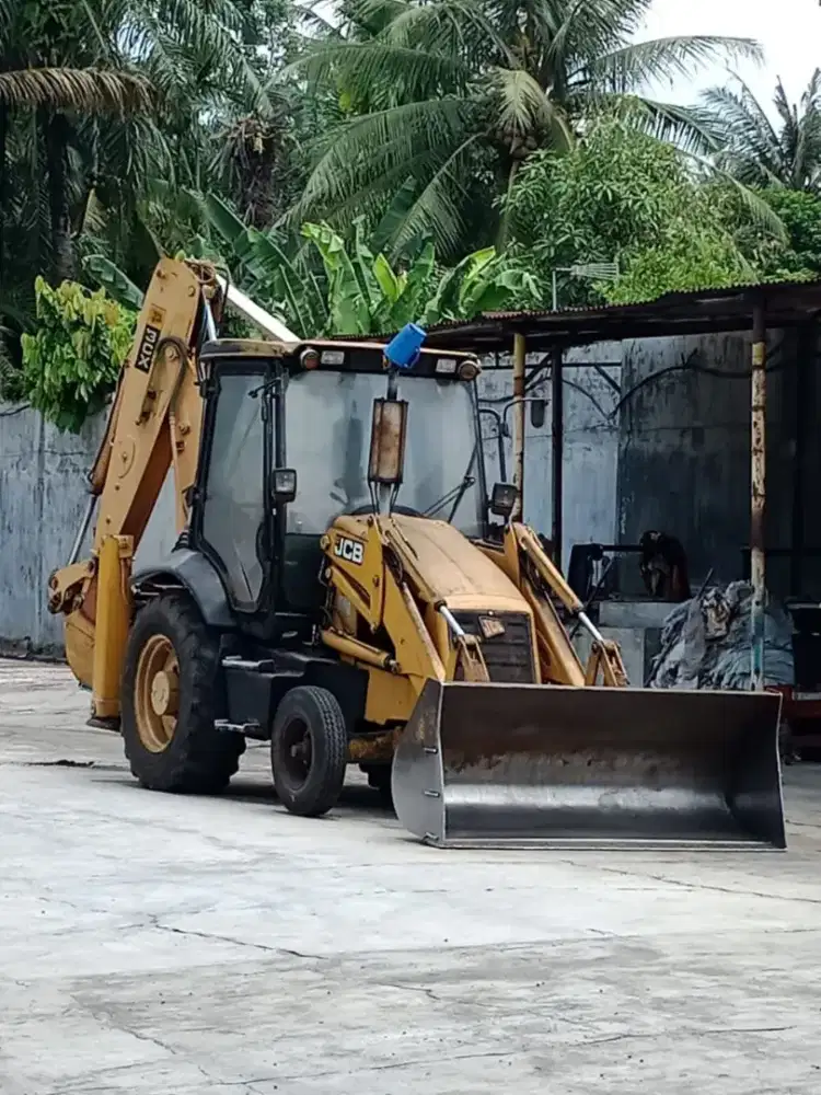 Alat berat loader