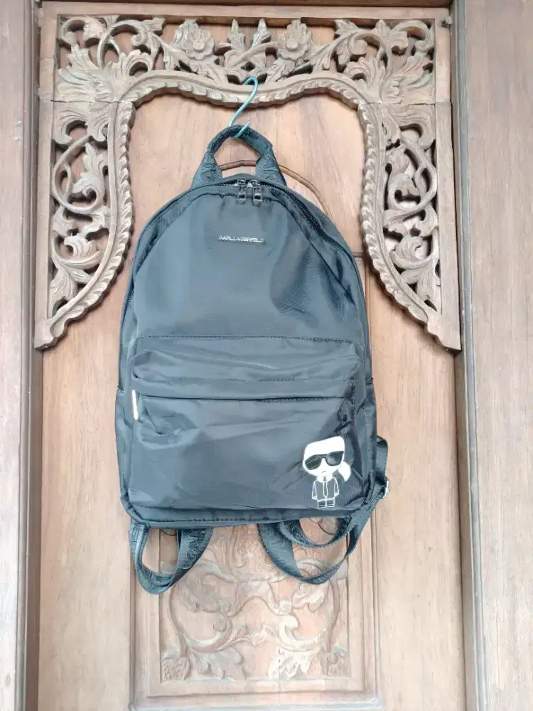 Tas Backpack Hitam